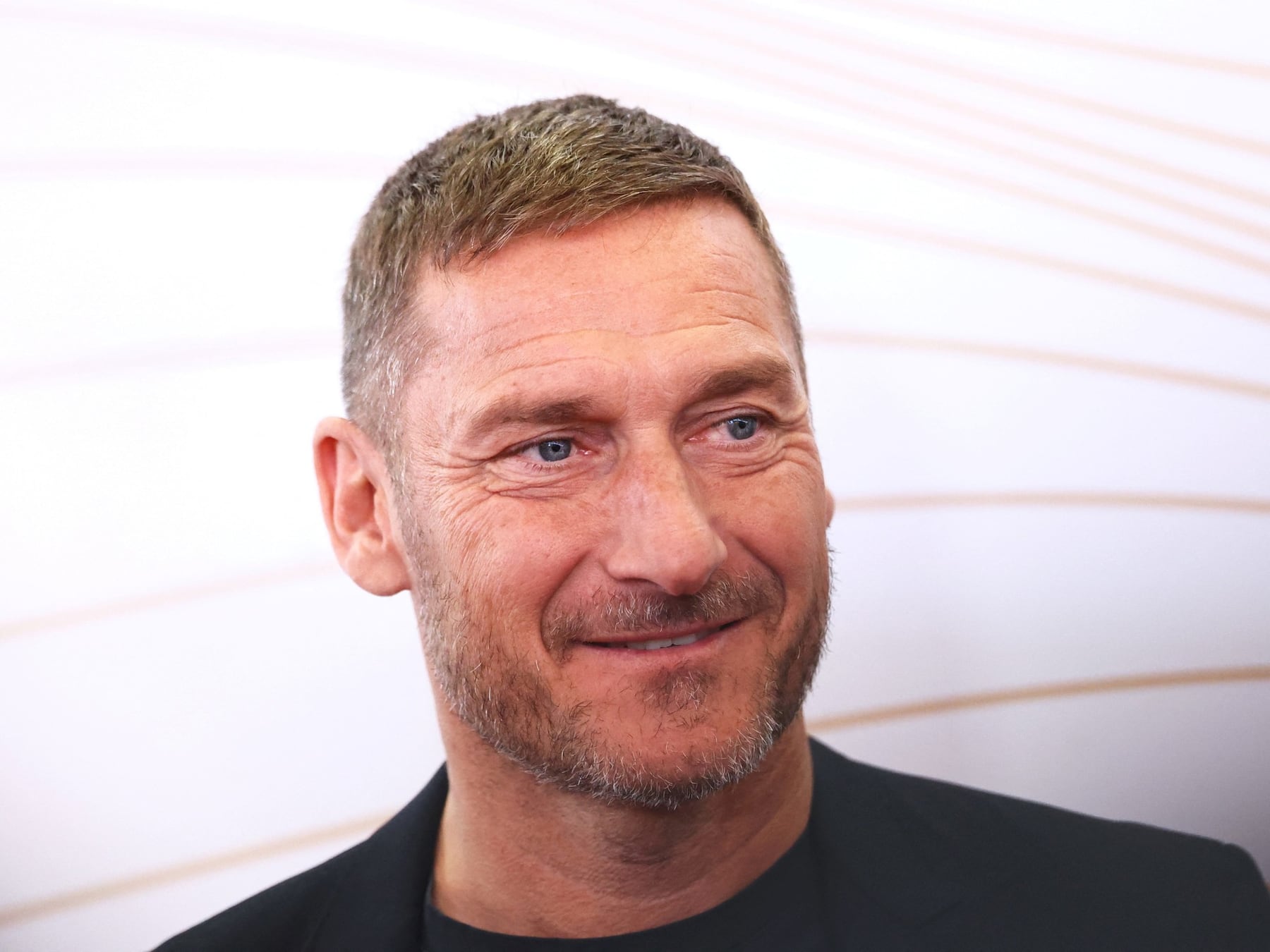 Totti cambia la camiseta por la carpeta: ahora asesora a un club de básquet de Roma
