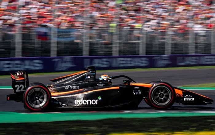 Varrone sacó pecho en Monza: del 13 al 10 en una Feature Race a pura garra