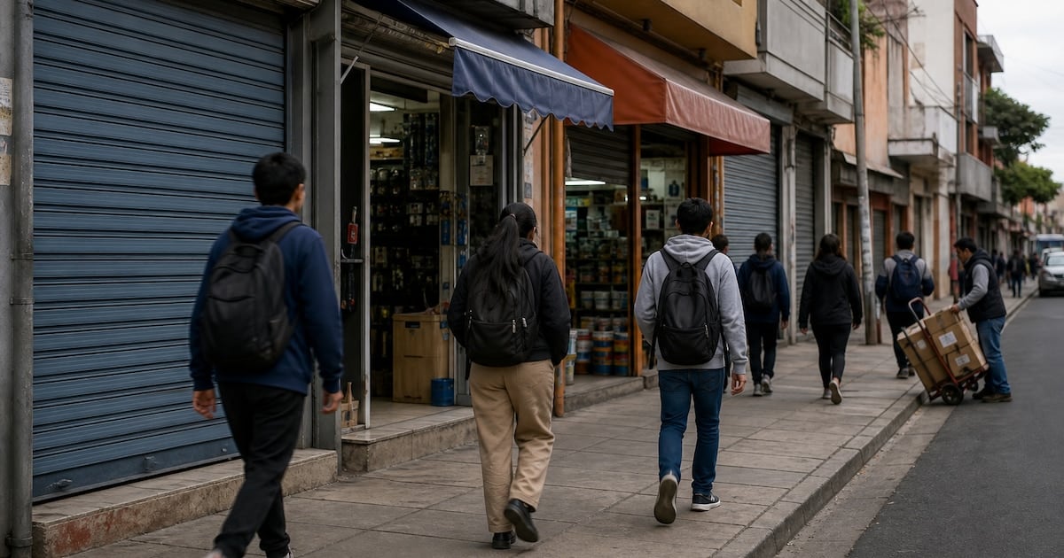 El empleo formal acumula una pérdida de 354.128 puestos desde noviembre de 2023 y junio volvió a cerrar en negativo
