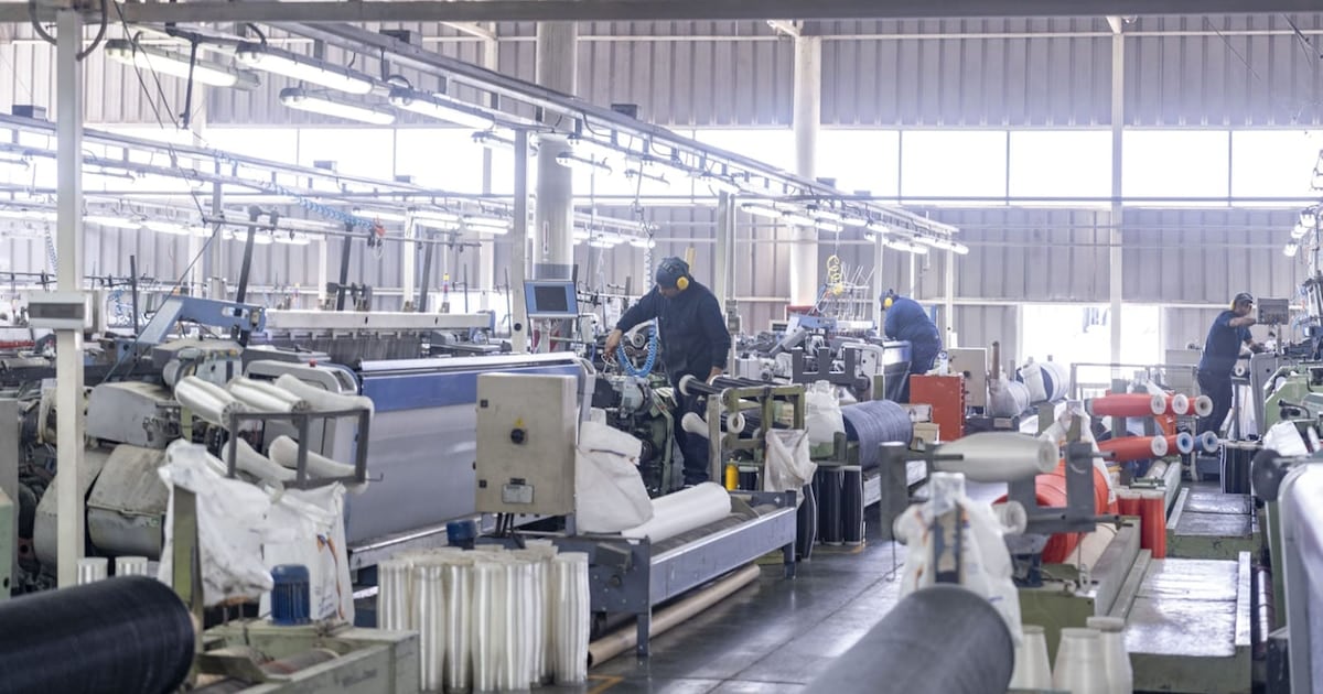 La industria pyme sostiene el empleo como puede: menos turnos, más servicios y cero despidos masivos
