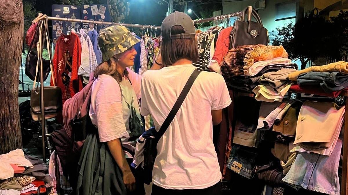 La Vereda Cultural de Neuquén arma una jornada doble: tarde de feria y noche de fiesta para celebrar la cultura joven del Alto Valle