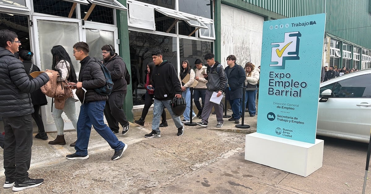 Cambiar de empleo formal a cuenta propia recorta el poder adquisitivo de los trabajadores argentinos