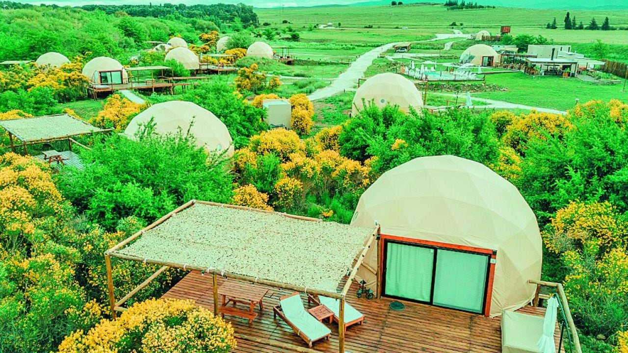 Cinco glampings en la provincia de Buenos Aires para una escapada cerca de la ciudad, con pileta, cocina y cabalgatas