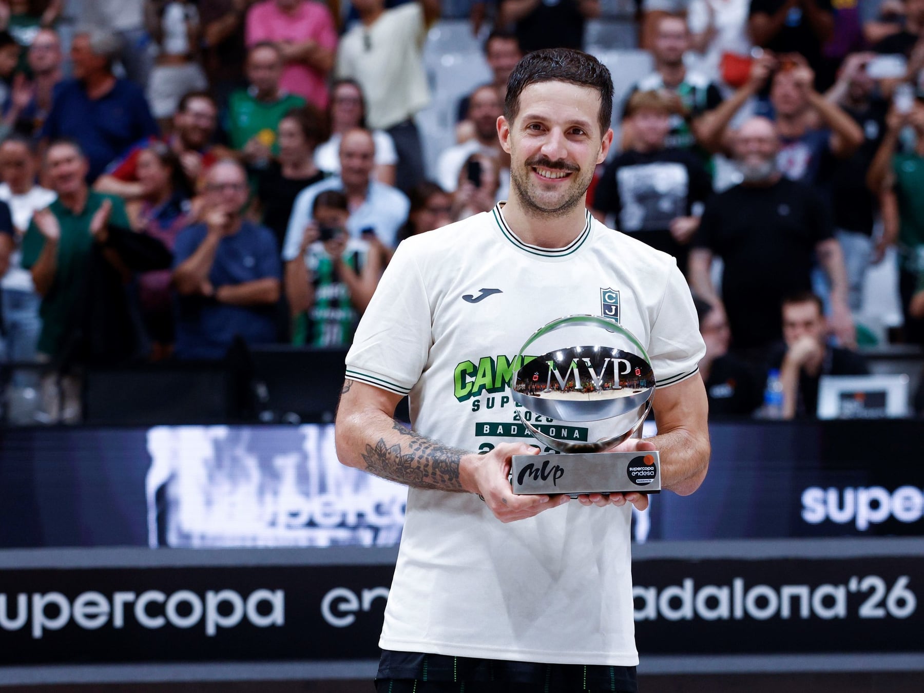 Laprovíttola volvió a Badalona y le arruinó la fiesta a Barcelona: Joventut se quedó con la Supercopa
