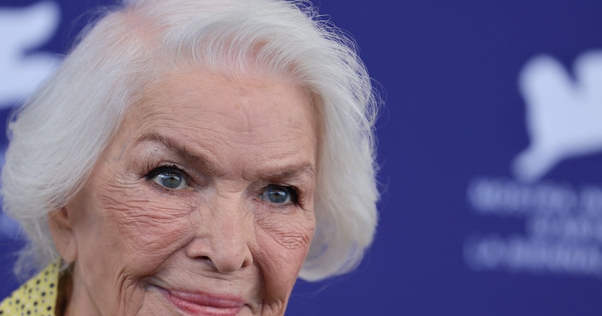 A los 93, Ellen Burstyn sigue yendo al gimnasio: qué se puede aprender de su rutina (y qué no conviene copiar tal cual)