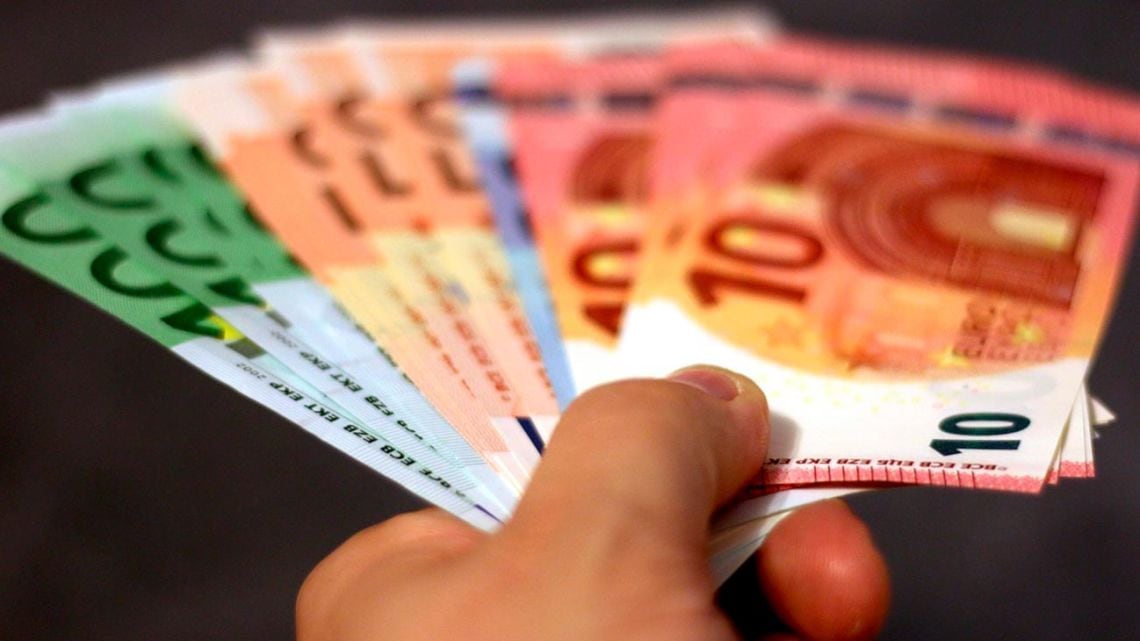 El euro blue arrancó la rueda con $6 arriba y se pactó hasta $1.855,75 en el mercado paralelo