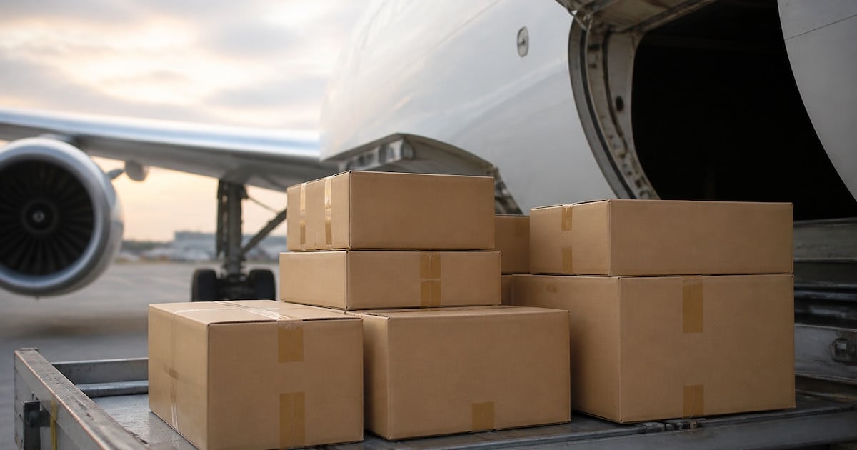 El precio sostiene el boom de compras por courier: el acumulado de 2026 ya roza los USD 855 millones