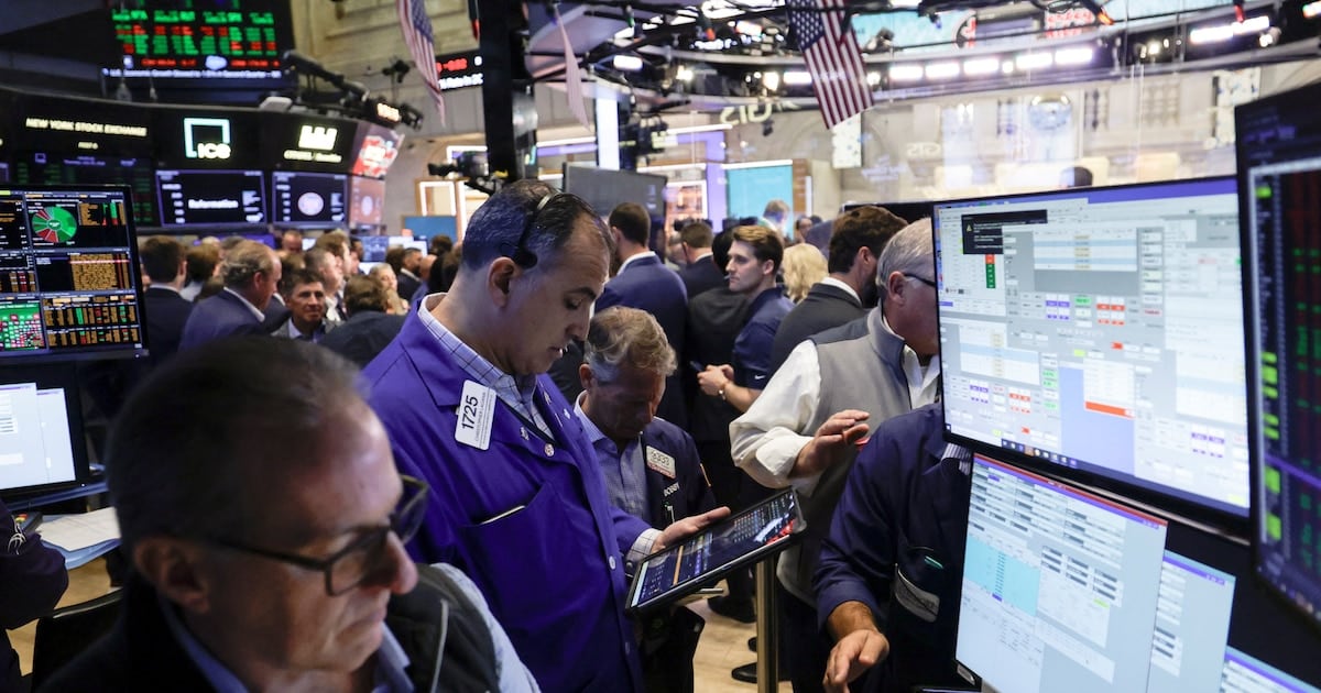 El blue se despegó cinco pesos del Banco Nación y cerró a $1.560 en una rueda con bajo volumen