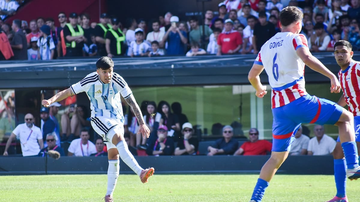Argentina se chocó contra el palo y el cero: la dorada se define por penales