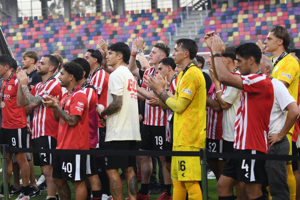Central levantó la Supercopa Internacional en una final caliente, con el VAR en el centro de la polémica