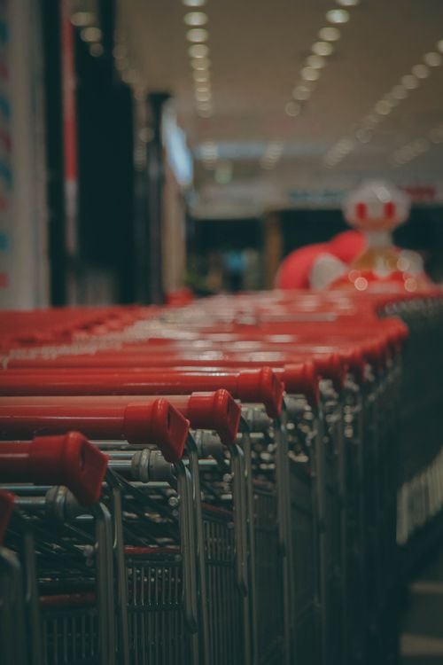 El lunes 28 puede haber un escenario de persianas bajas en supermercados y shoppings por el Día del Empleado de Comercio