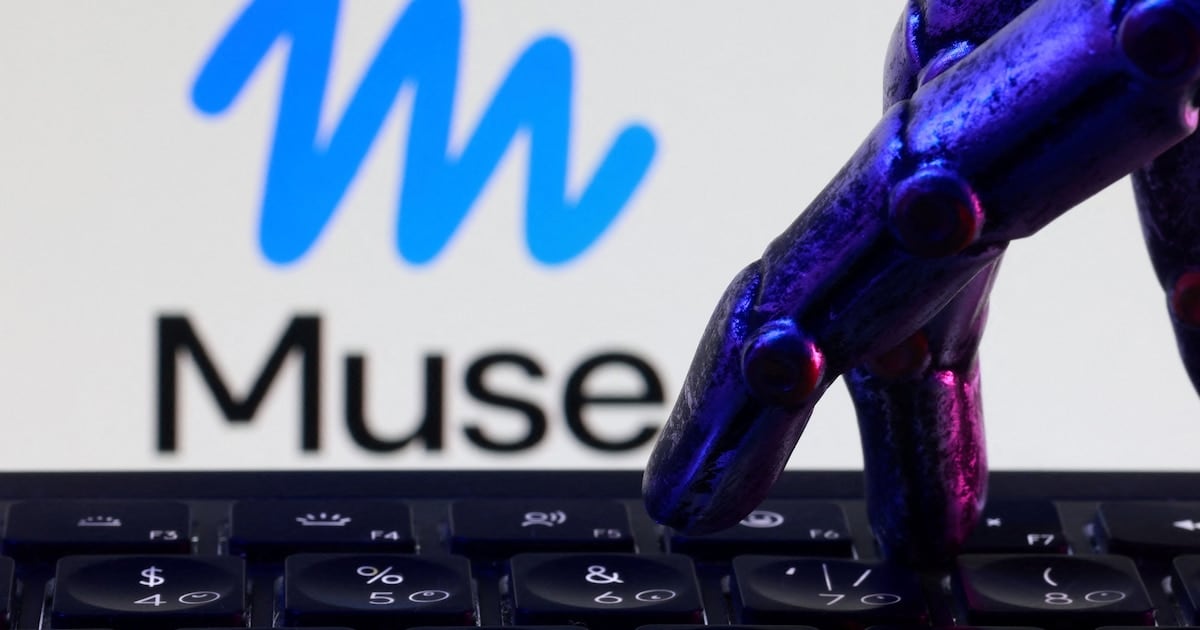Cuando la IA te vende el teclado sin avisarte: la denuncia de un youtuber contra el asistente de Meta