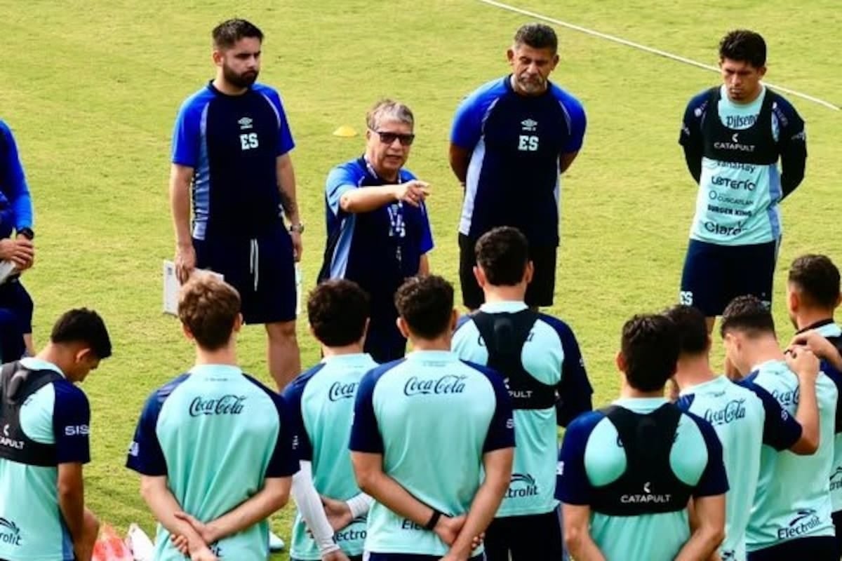 El Salvador se agarra del Bolillo: lo ratifican tras el cachetazo 6-0 y se juega todo en dos fechas