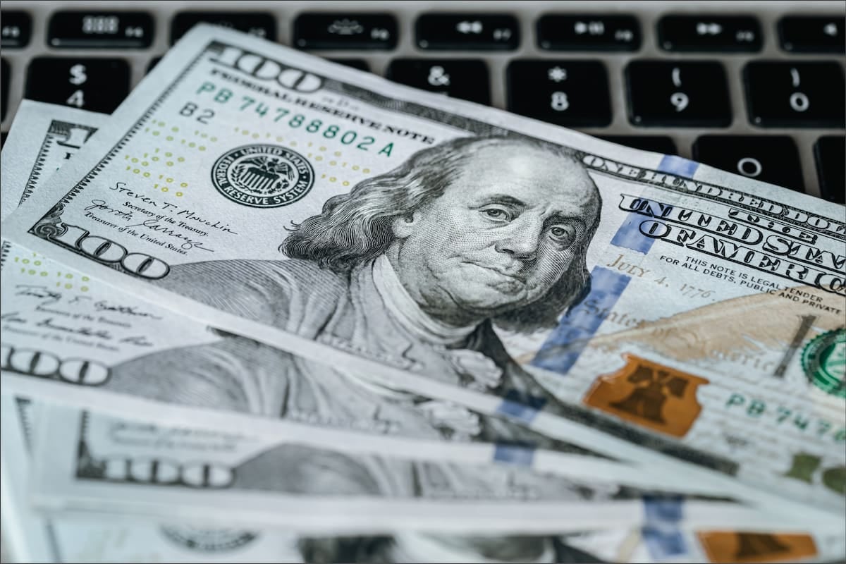 Dólar: el oficial se sostiene en 1540 pesos y la brecha con el blue se mantiene en veinte pesos