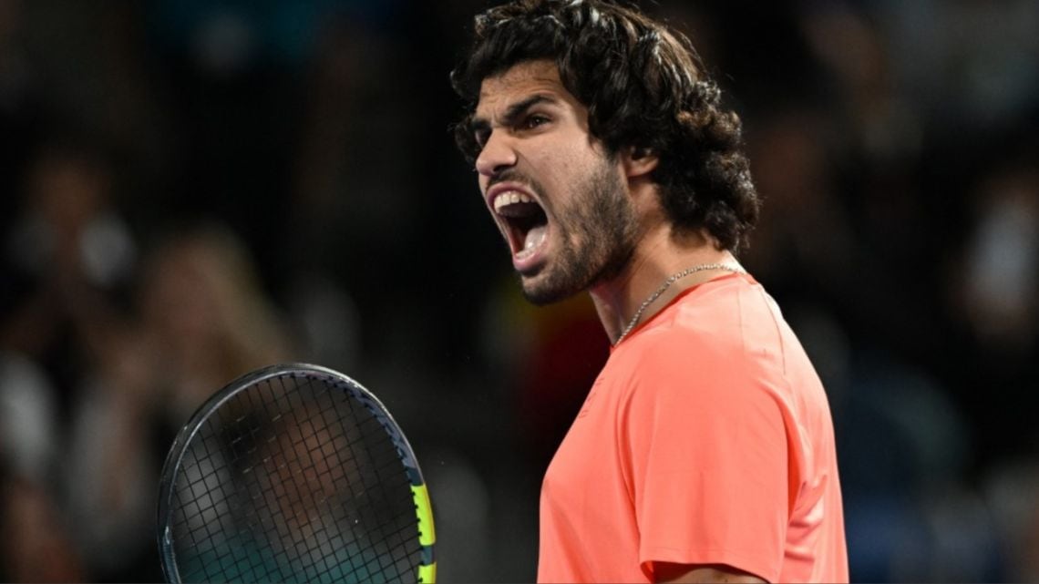 Alcaraz revivió en Tokio, barrió a Munar en tres sets y va por la corona ante Lehecka