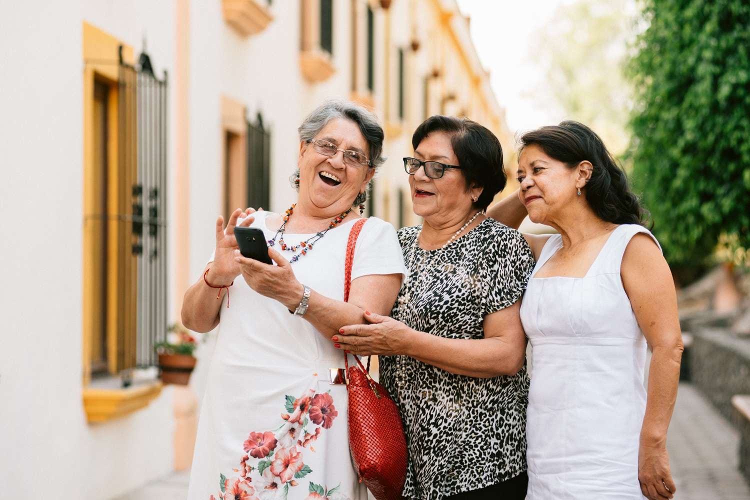 Dos amigas texanas de 85 años, una vuelta al mundo y la pulseada por seguir en movimiento