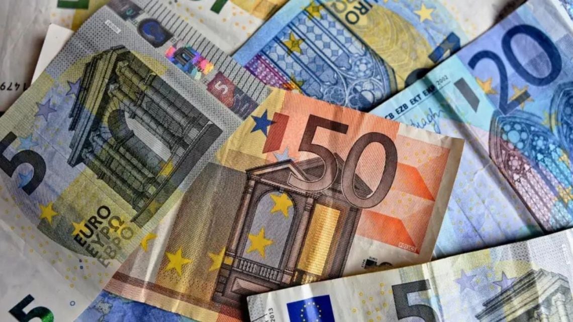 El euro blue acumuló una caída diaria de seis pesos en el cierre del viernes 9 de octubre