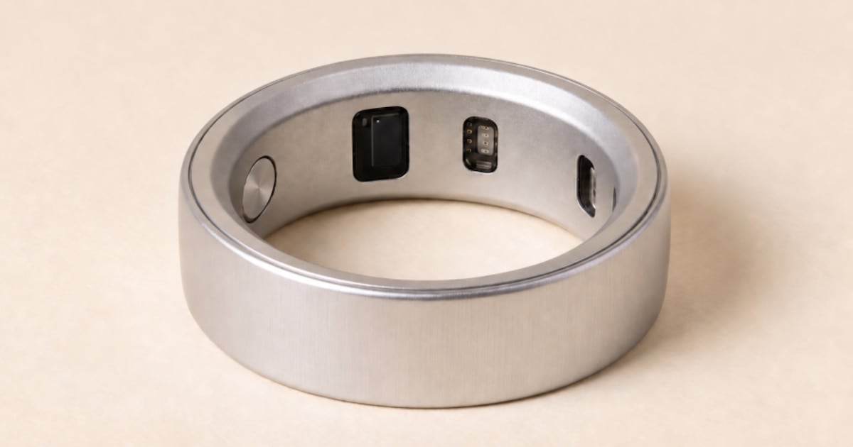 Un anillo de casi cien dólares te conecta con cinco asistentes de inteligencia artificial a la vez