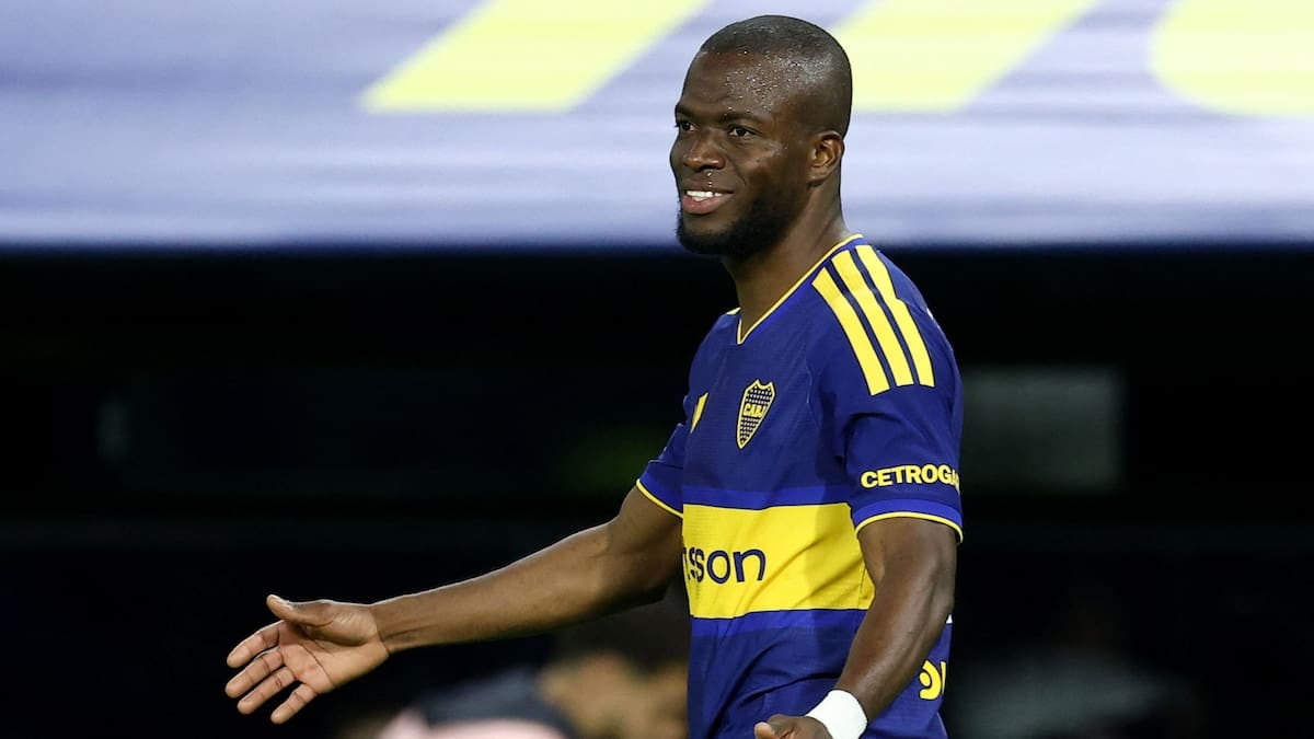 Instituto golpea primero en el Kempes: Alarcón capitalizó una pelota parada y Boca quedó en desventaja al entretiempo