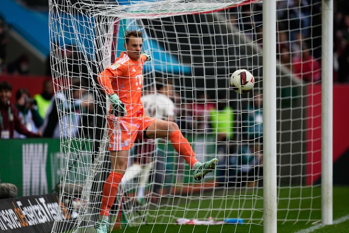 A los cinco segundos ya la tenía adentro: Bayern se tropezó en Augsburgo por culpa de un Neuer que no tuvo noche