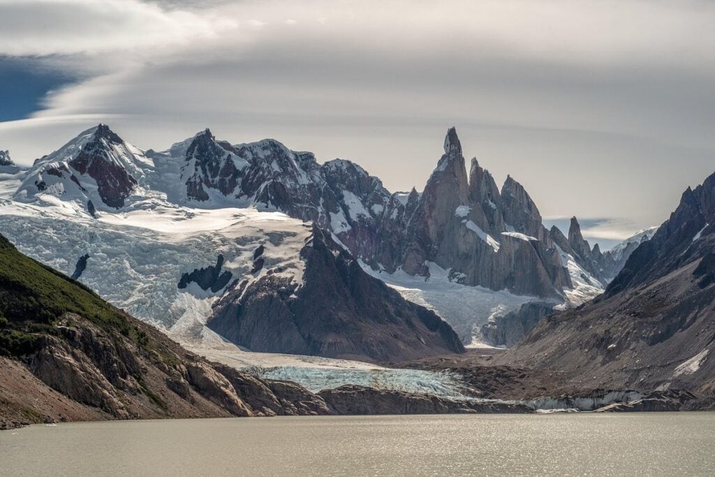 Siete horas de rescate en el Nahuel Huapi: una turista lesionada y un recordatorio sobre cómo planificar la montaña