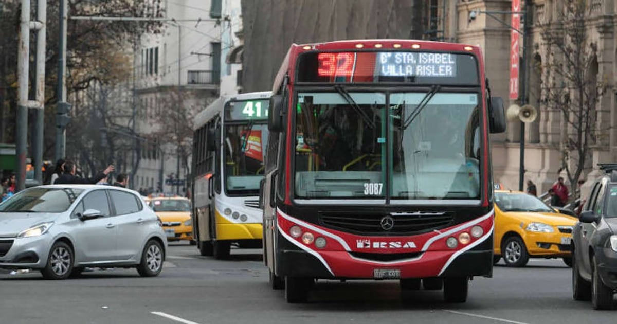 El boleto de colectivo en el país muestra una brecha de más de cuatro veces entre la ciudad más cara y la más barata