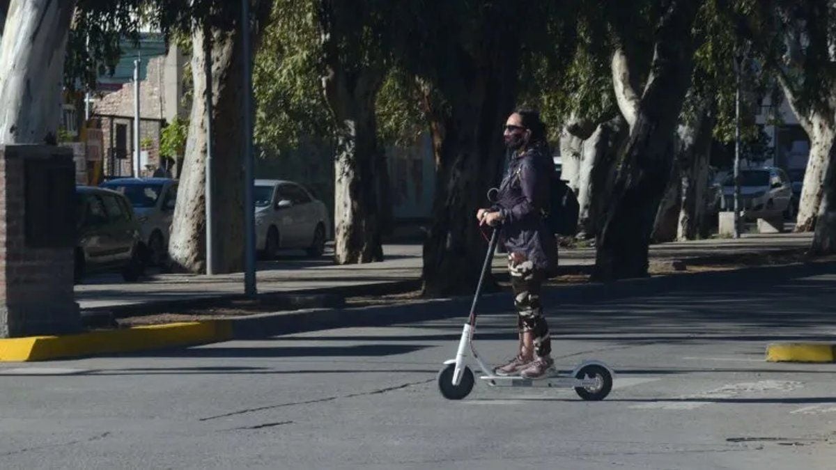 Neuquén sumará 100 monopatines eléctricos públicos en el microcentro antes del verano