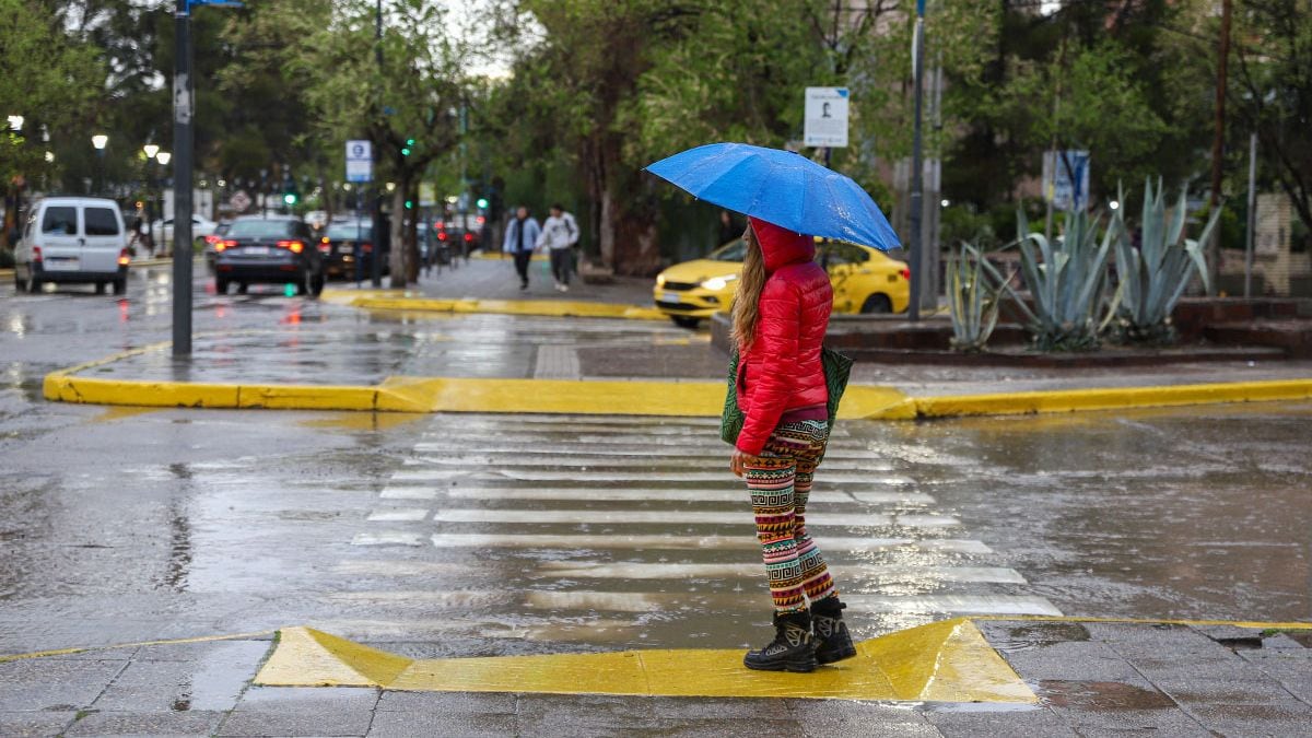 Alerta naranja en Neuquén: seis departamentos se preparan para una tarde de tormentas, granizo y fuertes vientos