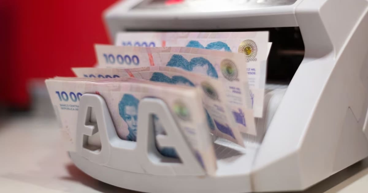 El Banco Central recordó que los bancos deben canjear billetes deteriorados a cualquier persona, no solo a sus clientes