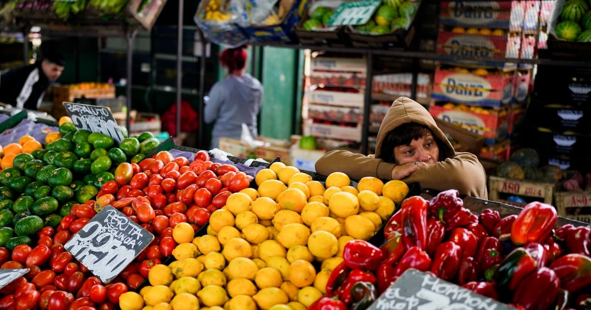 El tomate se disparó 34,1% en septiembre y empujo la dispersion de precios en la mesa de los argentinos