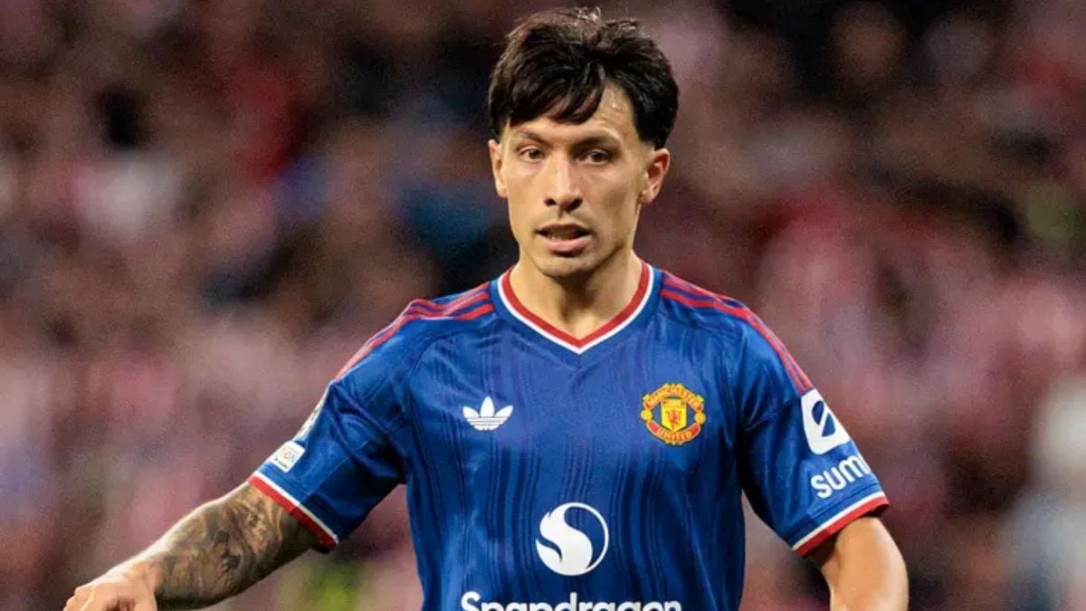 Crónica de un United roto: Martínez rompe el silencio y Rooney lo cruza en público