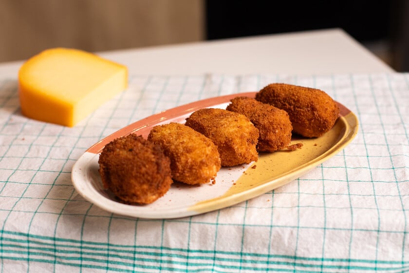 Croquetas de calabaza y gouda: la receta sin bechamel que se arma con puré, parmesano y doble rebozado