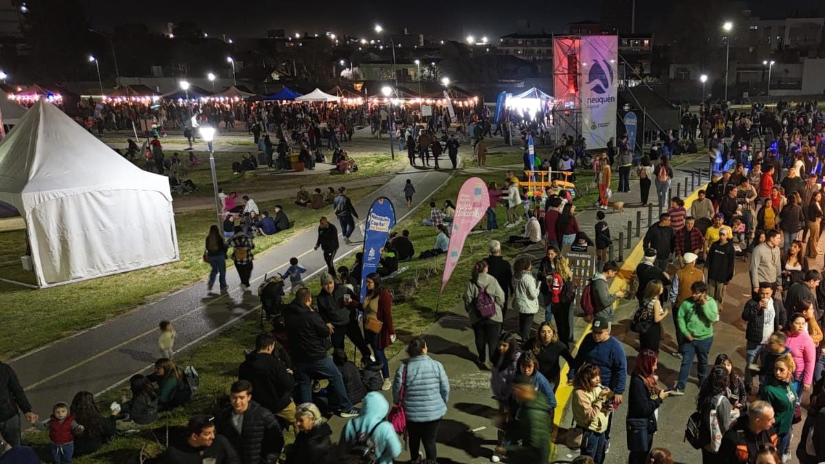Más de 170 emprendedores se concentran en el Parque Jaime de Nevares para una nueva edición de la Feria de la Madre