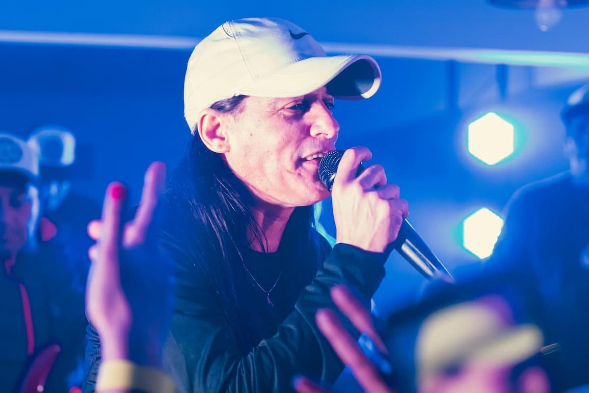 Una noche para sacarse el baile a la gorra: Mala Fama lleva su cumbia a la Paranoli de San Isidro