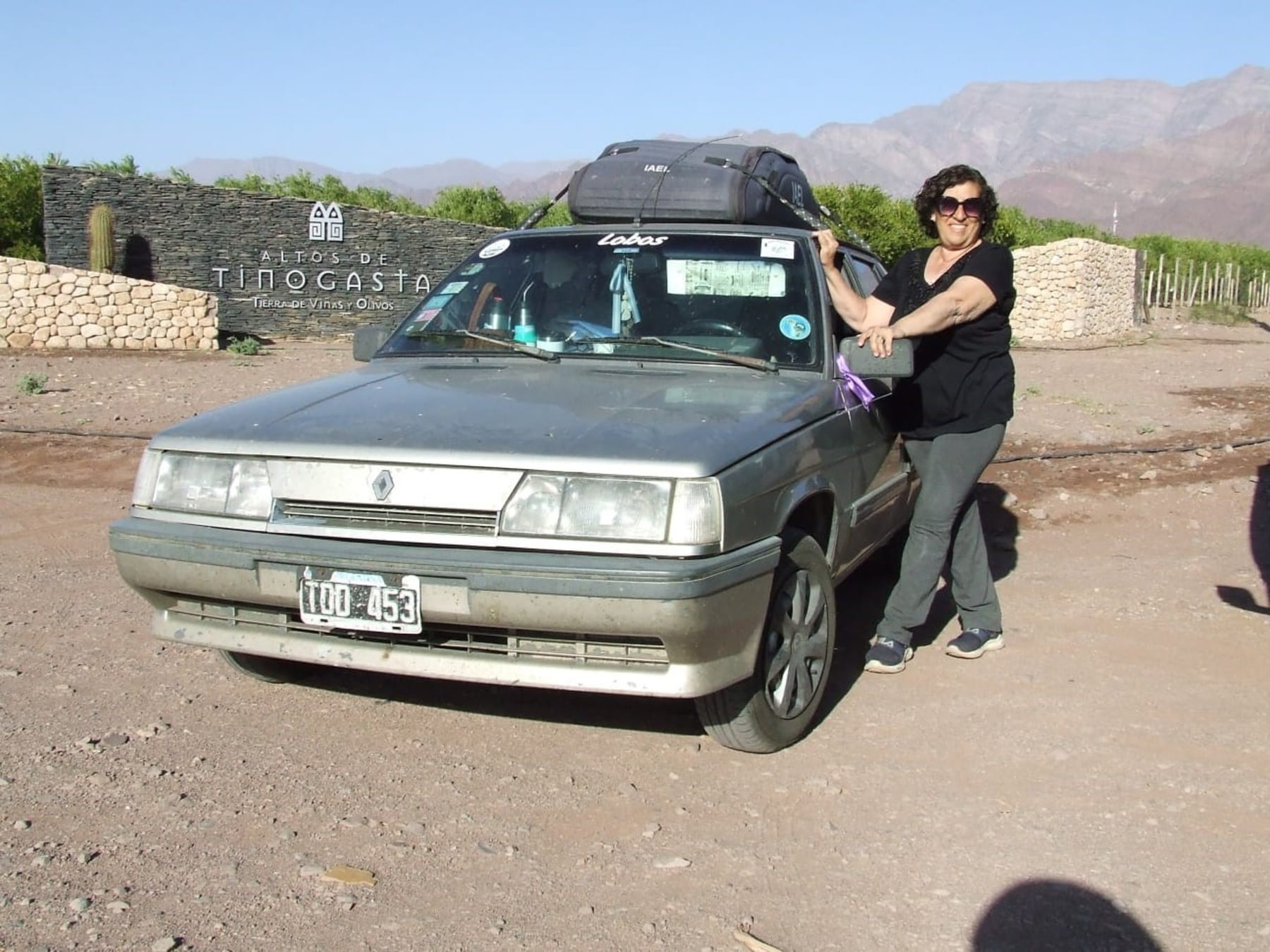 Delia, la viajera solitaria de Lobos que convirtió un Renault 11 del 91 en su casa rodante