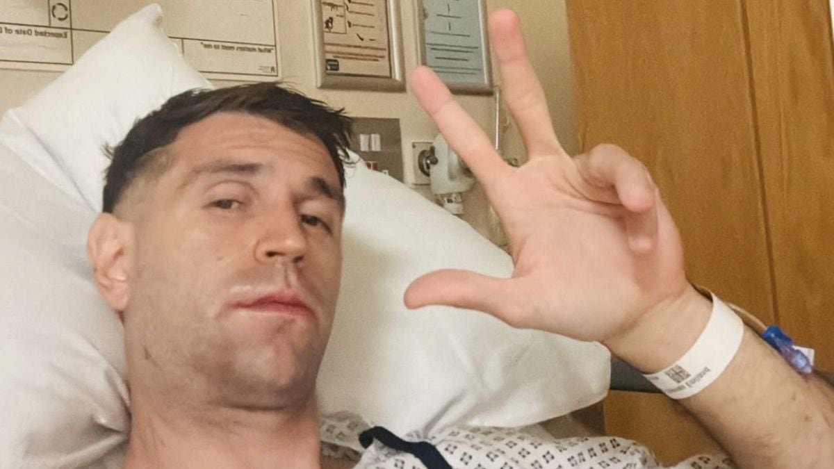 Dibu Martínez, operado de la mandíbula tras un choque que asustó a todos: pasó la cirugía y ya piensa en volver