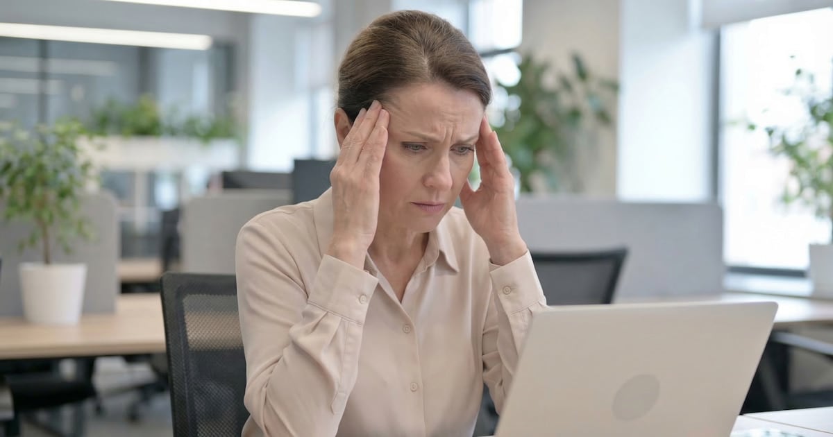 Agotamiento laboral: cinco ajustes diarios para empezar a revertir el desgaste, en palabras de una experta en hormonas