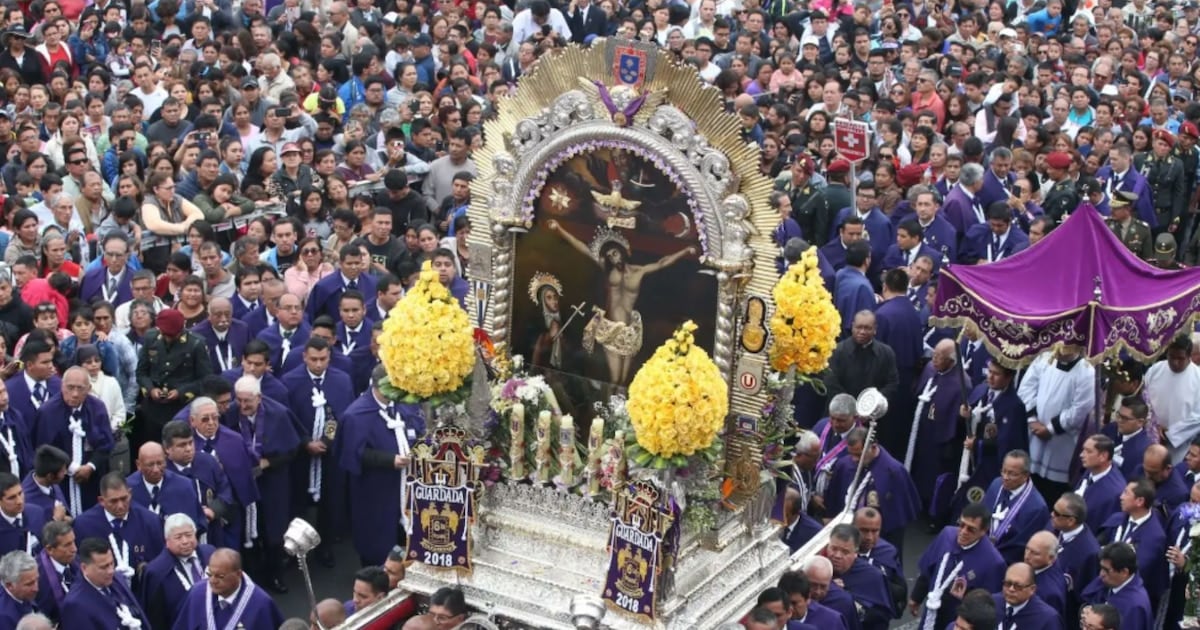 El Cristo Moreno vuelve a tomar las calles de Lima: crónica del tercer recorrido del Señor de los Milagros