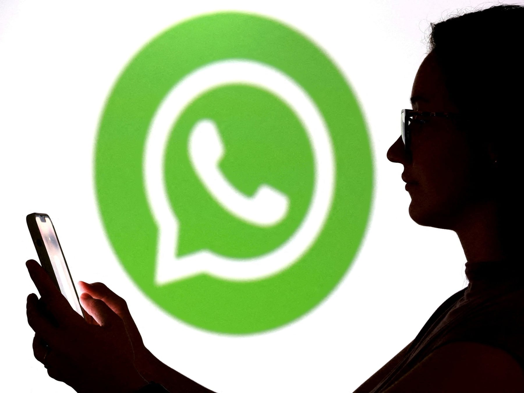 WhatsApp en cuatro equipos a la vez: cómo saber si alguien más tiene tu cuenta abierta