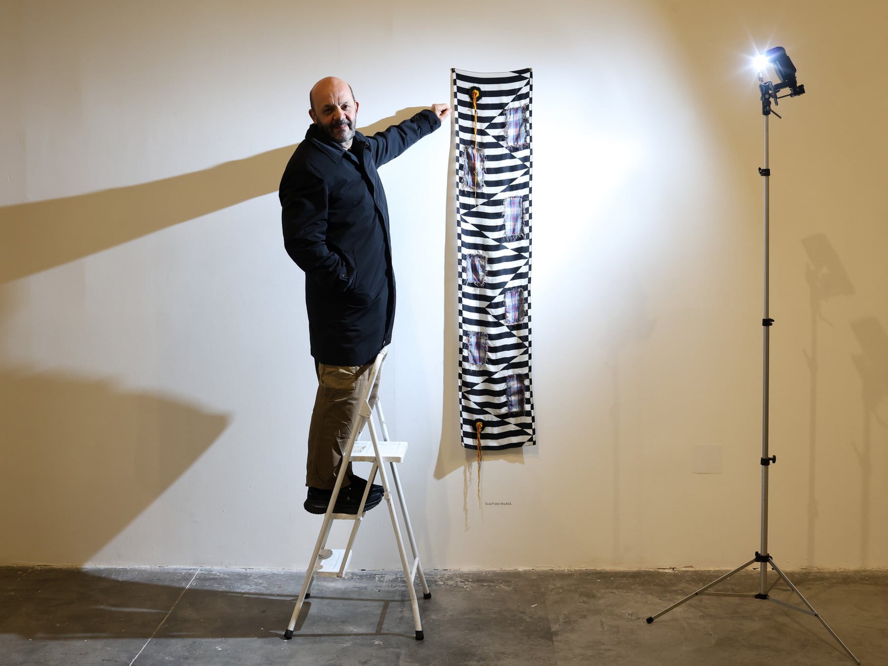 Marcelo Pombo expone en La Boca una serie creada con residuos y objetos cotidianos