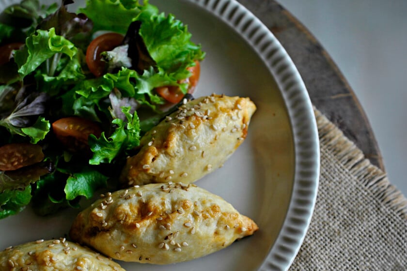 Empanadillas caseras de ternera y champiñones: cómo lograr una masa tierna y un relleno jugoso