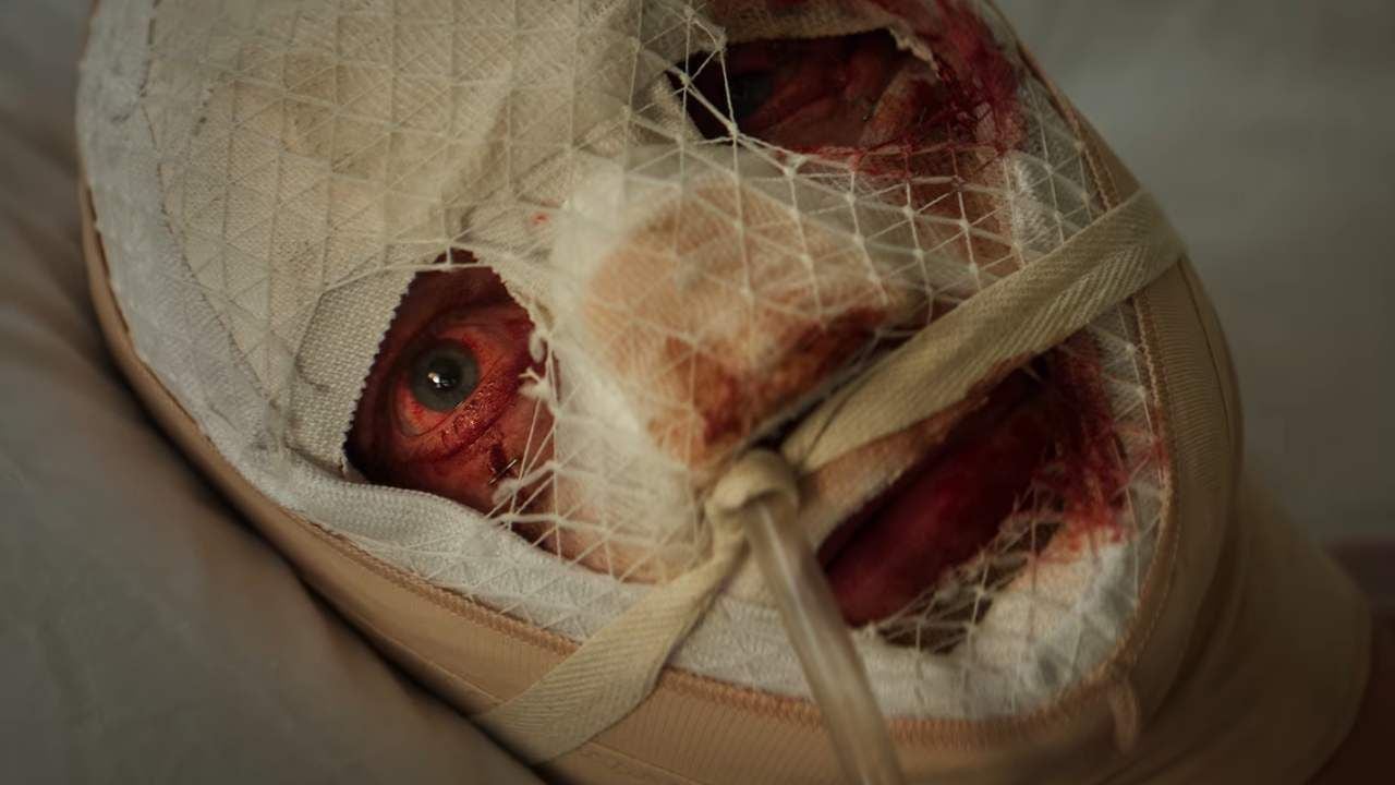 Cara de Barro lleva el horror corporal al cine de superhéroes