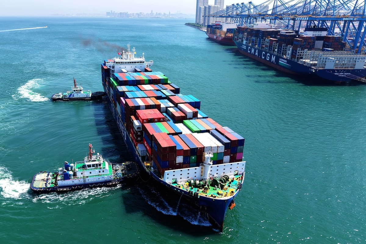 La caída de las importaciones se concentra en equipos industriales, mientras avanzan los autos