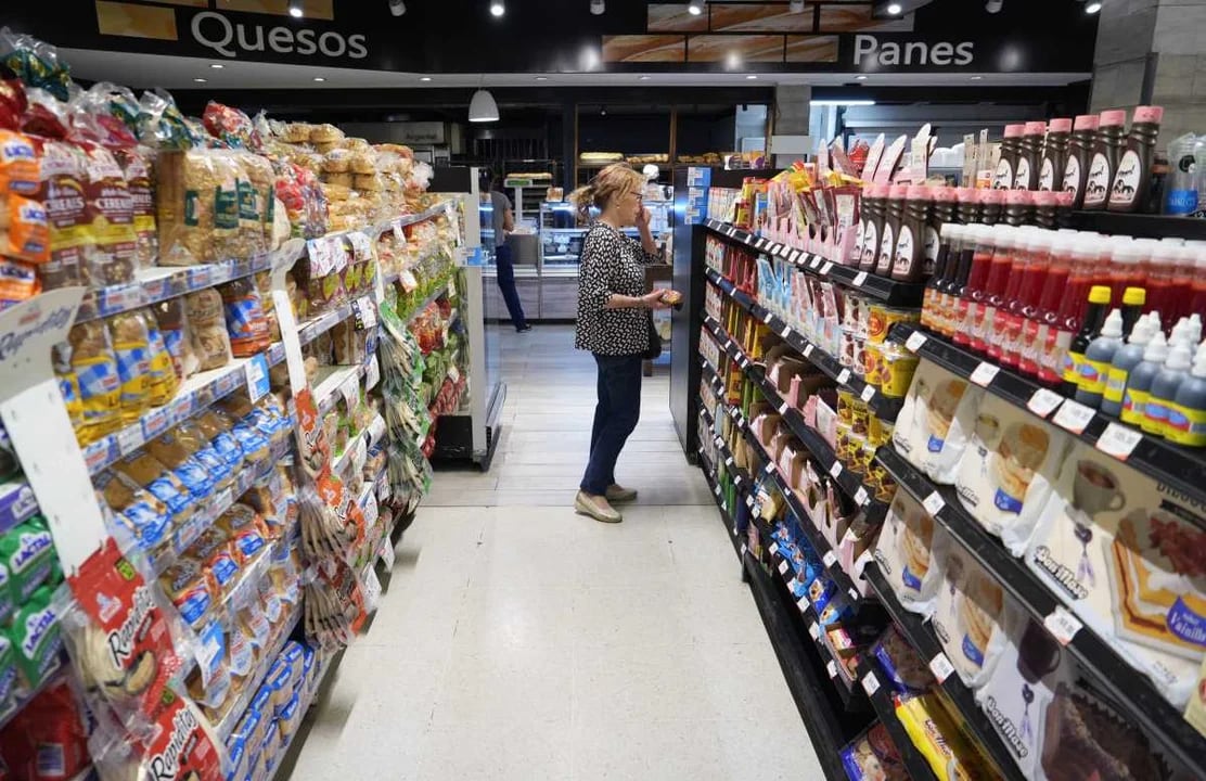 Ventas de supermercados subieron 0,2% en junio y 4% en seis meses